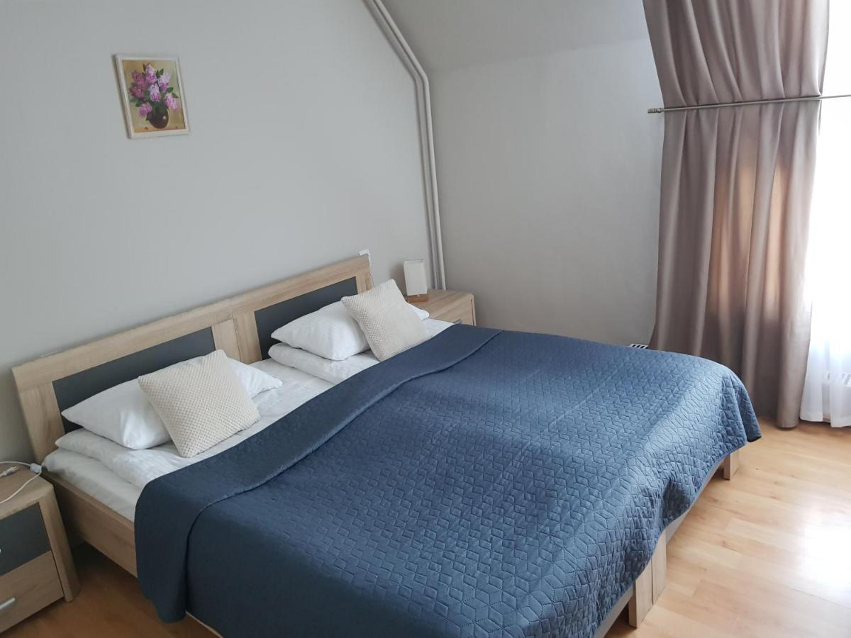 Hotel Melturi Bagian luar foto